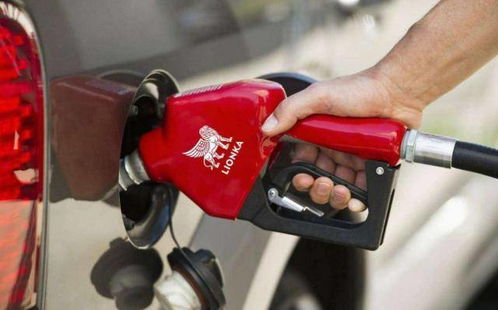 加油是該加滿還是加一半 修車工 多數(shù)車主都加錯,懶得提醒